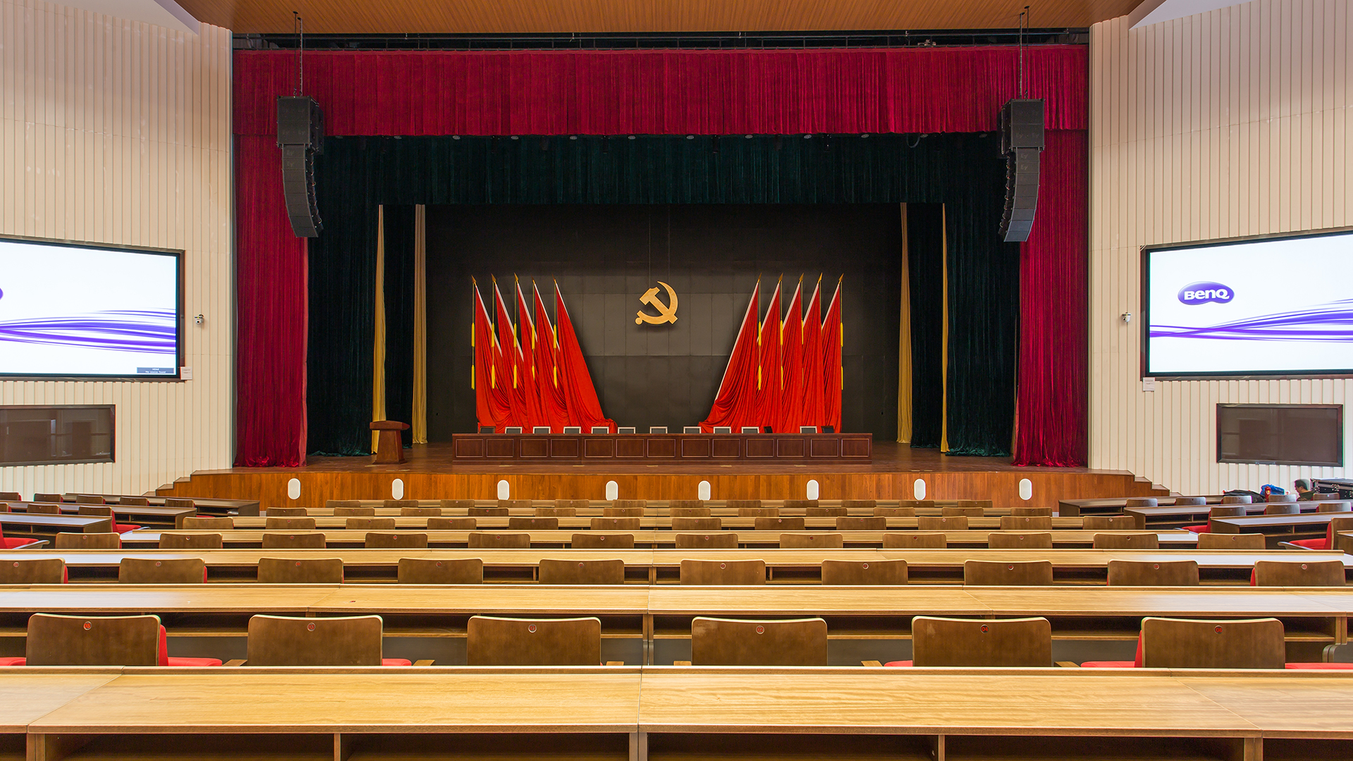 1555564916066055200.jpg 1555564916066055200.jpg