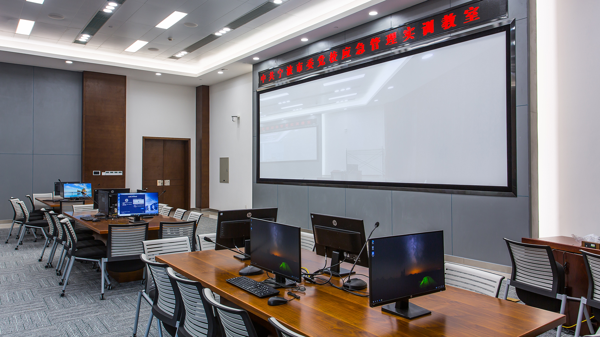 1555565236995036502.jpg 1555565236995036502.jpg